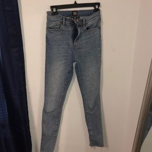 URBAN OUTFITTERS high rise jeans.